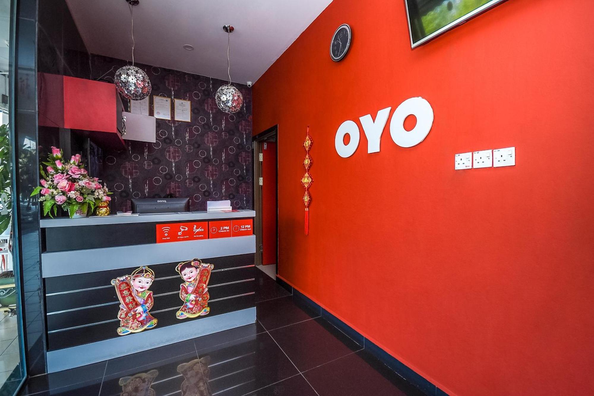 Oyo 89301 Ys Inn Мири Экстерьер фото